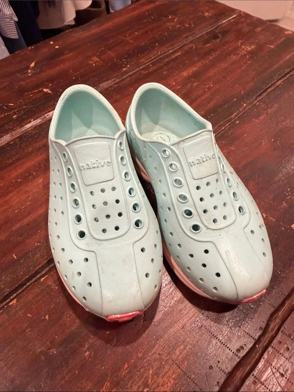 Native Kids Slip-On Shoes in Coral Pink and Mint/ Blue